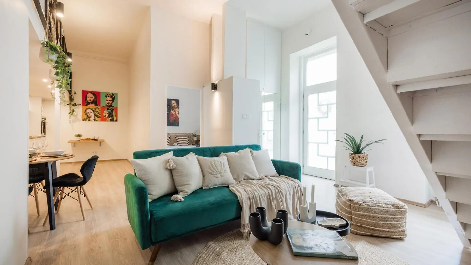 Chic 3Br Heart Of District 7- Central Budapest Gem 0*,  Hungary
