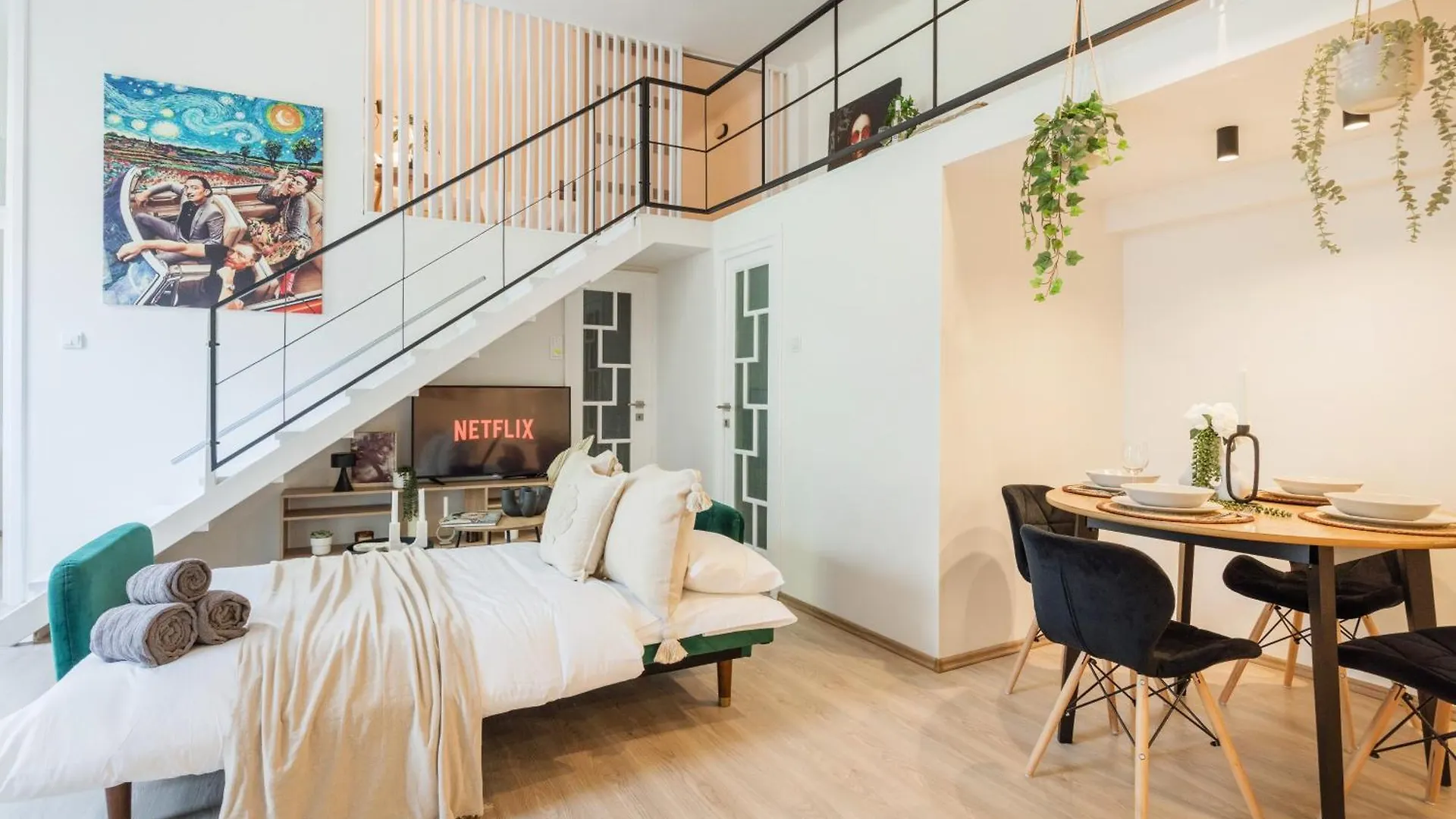 Chic 3Br Heart Of District 7- Central Budapest Gem 0*,