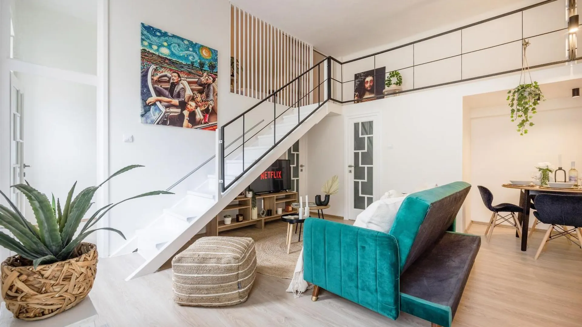 Chic 3Br Heart Of District 7- Central Budapest Gem